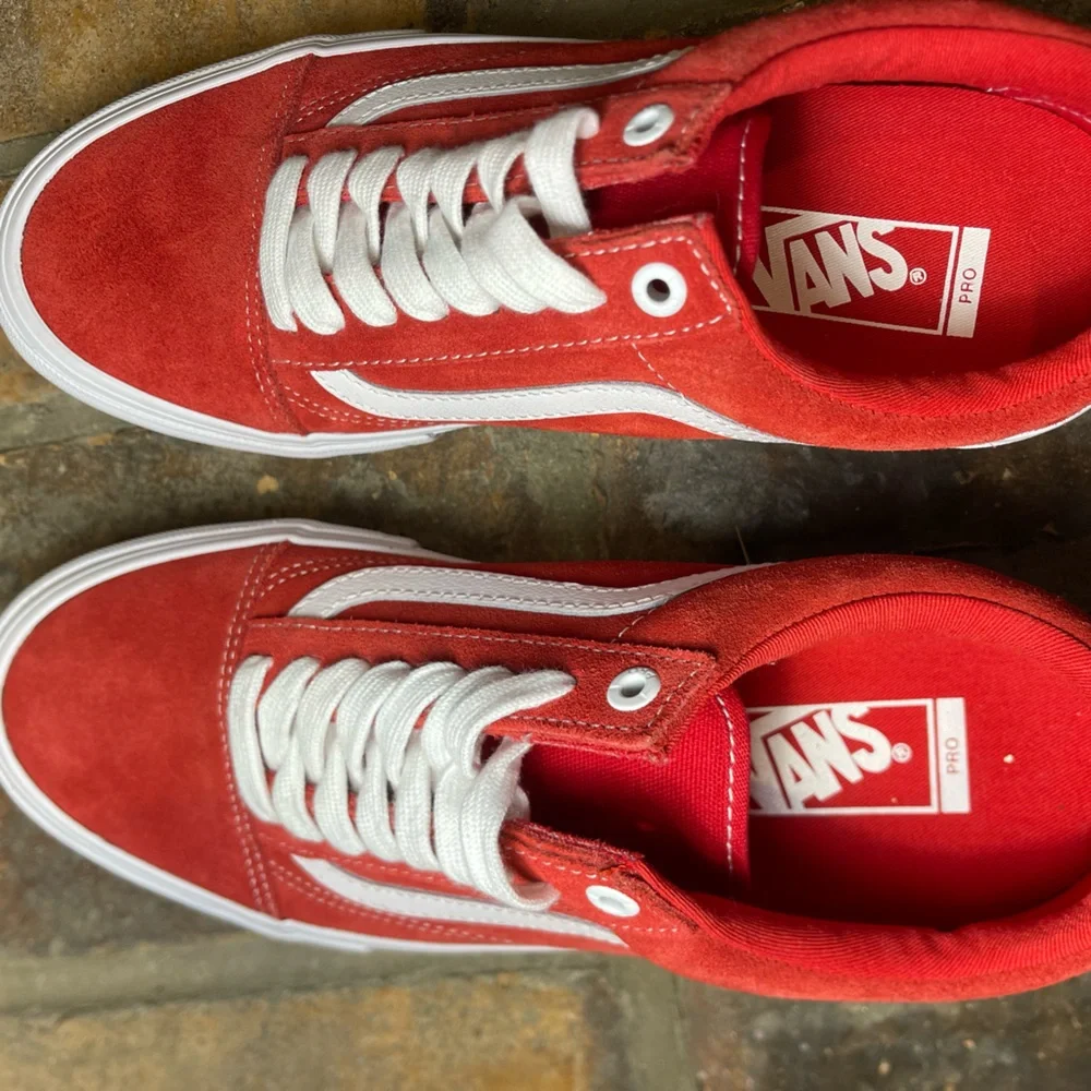 Vans - Picture 1 of 4